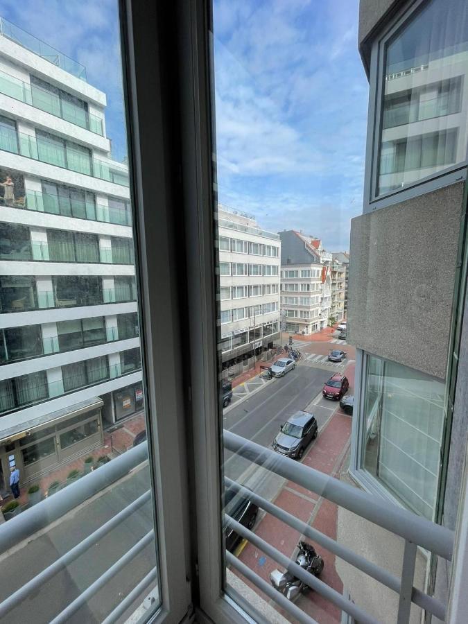 Cosy Appartement- 2 Slaapkamers Schuin Zeezicht Met Garage Knokke-Heist Luaran gambar