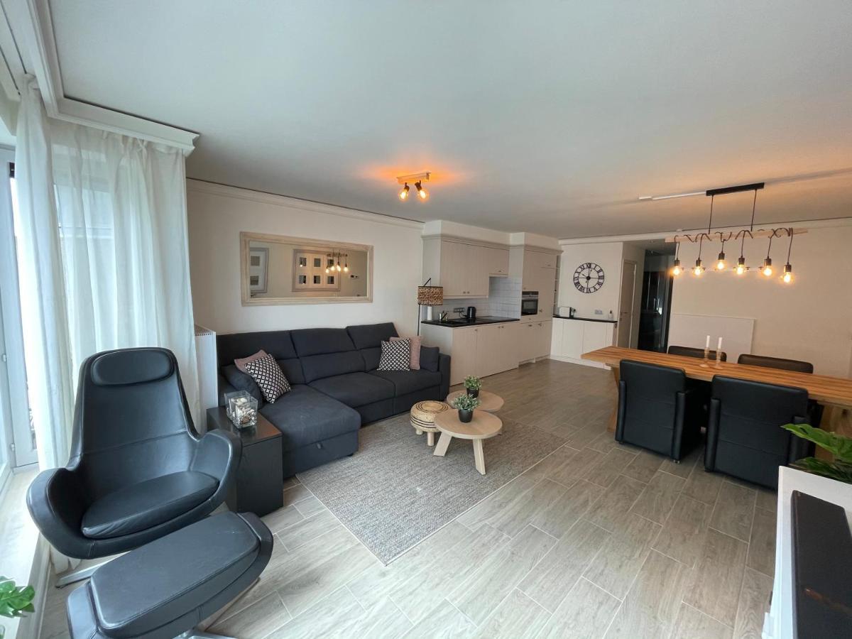 Cosy Appartement- 2 Slaapkamers Schuin Zeezicht Met Garage Knokke-Heist Luaran gambar