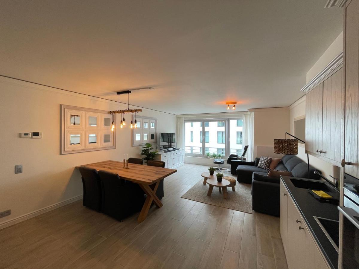 Cosy Appartement- 2 Slaapkamers Schuin Zeezicht Met Garage Knokke-Heist Luaran gambar