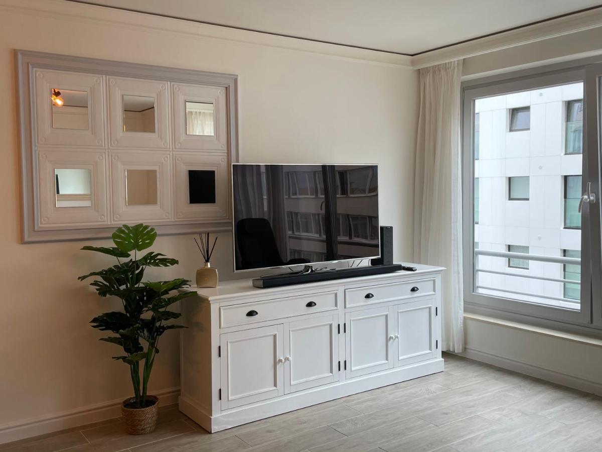 Cosy Appartement- 2 Slaapkamers Schuin Zeezicht Met Garage Knokke-Heist Luaran gambar