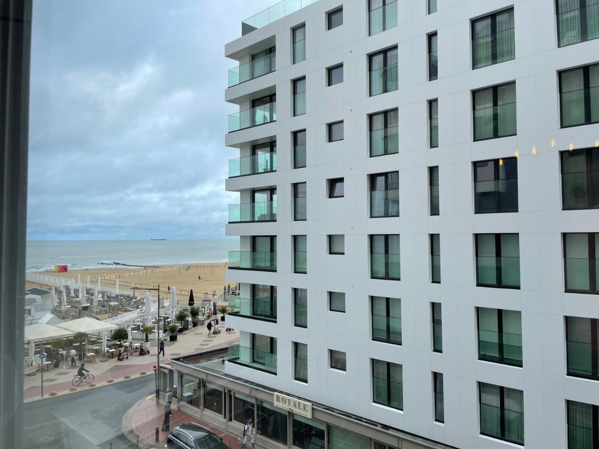 Cosy Appartement- 2 Slaapkamers Schuin Zeezicht Met Garage Knokke-Heist Luaran gambar