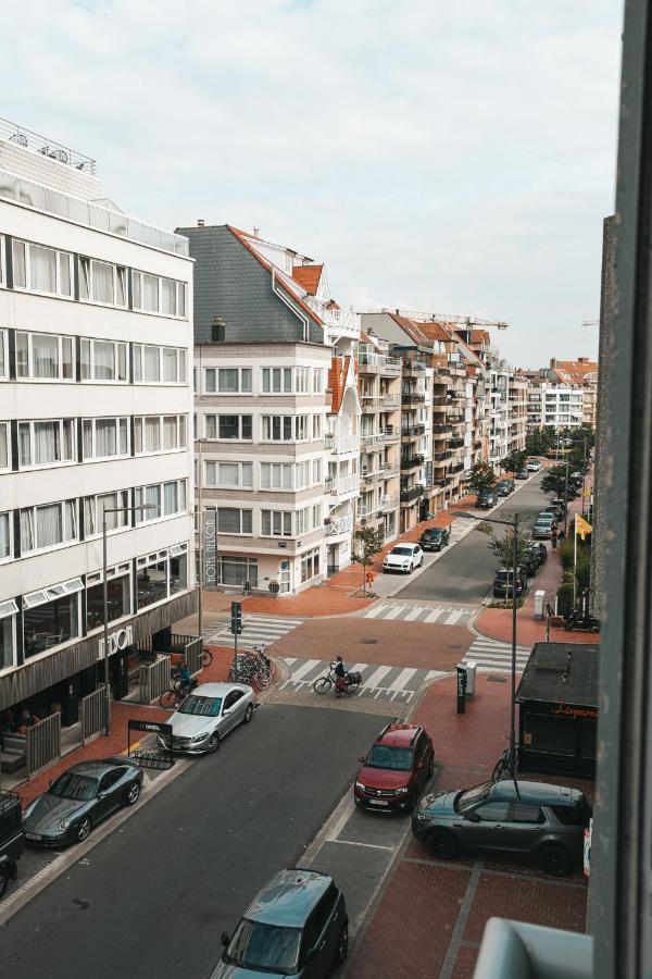 Cosy Appartement- 2 Slaapkamers Schuin Zeezicht Met Garage Knokke-Heist Luaran gambar
